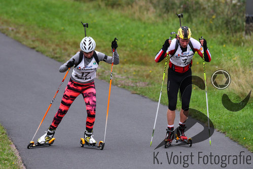 25.09.2015, xkvx, Wintersport, Lapua-Cup Biathlon, v.l. Jessica Lange (WSV Oberhof 05), Pascal Fraebel (WSV Trusetal)