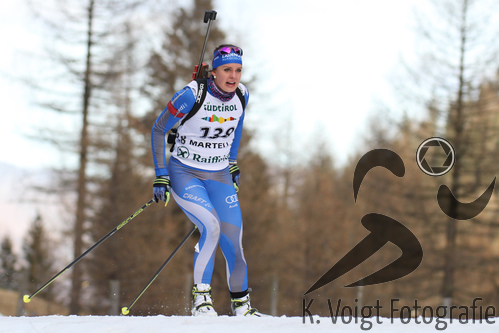 18.12.2015, xkvx, Wintersport, Biathlon Alpencup Martell, Sprint v.l. ARTINGER Linda
