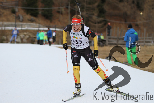 18.12.2015, xkvx, Wintersport, Biathlon Alpencup Martell, Sprint v.l. LANGE Jessica