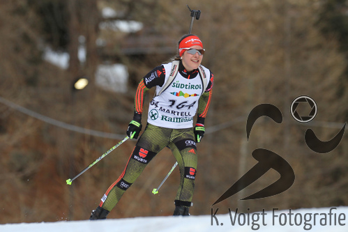 18.12.2015, xkvx, Wintersport, Biathlon Alpencup Martell, Sprint v.l. SCHNEIDER Sophia