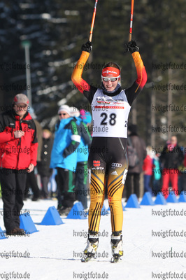 27.02.2016, xkvx, Wintersport, DSV Biathlon Deutschlandpokal Cross Sprint v.l. LANGE Jessica