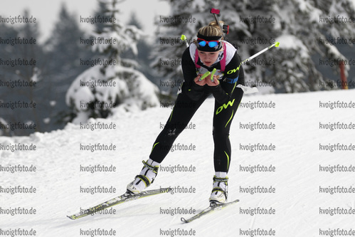 28.02.2016, xkvx, Wintersport, DSV Biathlon Deutschlandpokal Massenstart v.l. MEYER Sophia