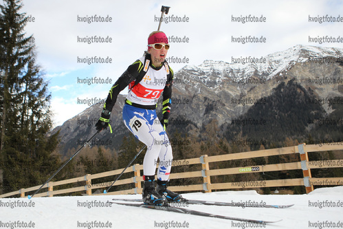 11.12.2016, xkvx, Wintersport, Biathlon IBU Junior Cup - Lenzerheide, Sprint v.l. CHAUVEAU Sophie