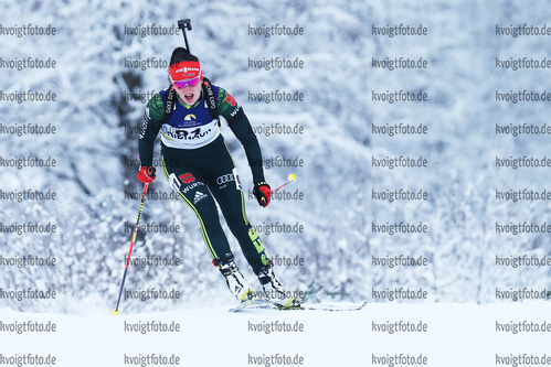 15.12.2017, xkvx, Wintersport, Biathlon IBU Junior Cup - Ridnaun, Einzel v.l. FRUEHWIRT Juliane