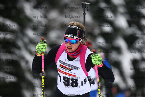 11.02.2018, xkvx, Wintersport, DSV Biathlon Deutschlandpokal - Altenberg, Verfolgung v.l. LEUNER Merle