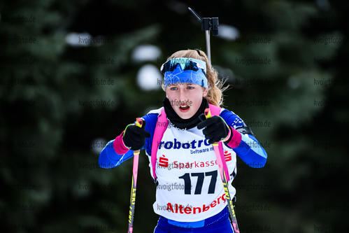 10.02.2019, xkvx, Biathlon, Deutschlandpokal Altenberg, Verfolgung, v.l. NEUGEBAUER Isabel