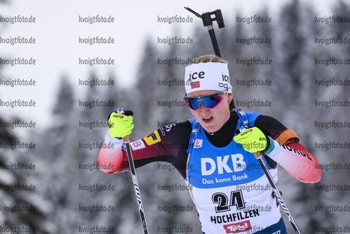 13.12.2019, xkvx, Biathlon IBU Weltcup Hochfilzen, Sprint Damen, v.l. Marte Olsbu Roeiseland  (Norway) in aktion / in action competes