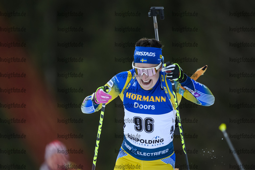 15.01.2019, xkvx, Biathlon IBU Weltcup Ruhpolding, Sprint Damen, v.l. Johanna Skottheim (Sweden) in aktion / in action competes