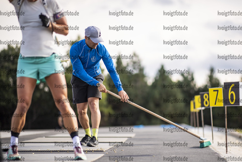 30.08.2021, xkvx, Biathlon Training Font Romeu, v.l. Trainer Florian Steirer (Germany)  