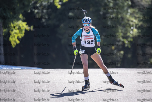 01.10.2021, xkvx, Biathlon, Deutschlandpokal Altenberg, Sprint - weiblich, v.l. Alma Siegismund (Germany)