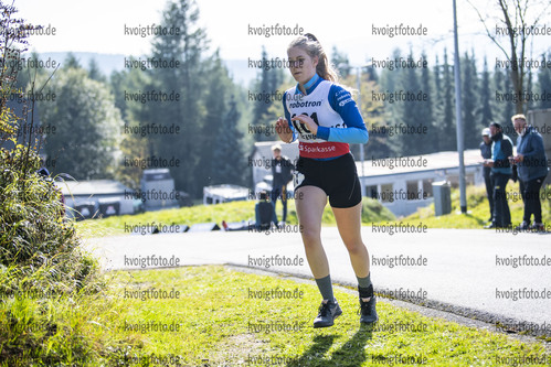 02.10.2021, xkvx, Biathlon, Deutschlandpokal Altenberg, Cross - weiblich, v.l. Sophie Huegel (Germany)