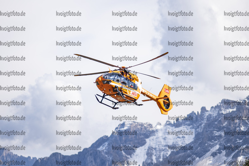 08.10.2021, xkvx, News, Uebung Landesflugrettung Suedtirol am Jochgrimm, v.l. Uebung der Landesflugrettung / Bergrettung Suedtirol am Jochgrimm sowie zum angrenzenden Weisshorn mit einem Rettungshubschrauber vom Typ Airbus Helicopters H145 mit der Kennung I-PEBZ