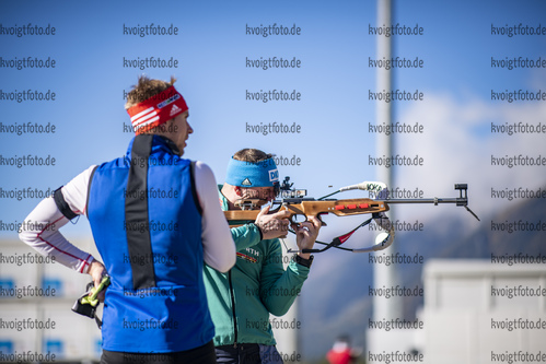 22.10.2021, xkvx, Biathlon Training Antholz-Anterselva, v.l. Johannes Kuehn (Germany), Physiotherapeut Silvio Thieme (Germany)  