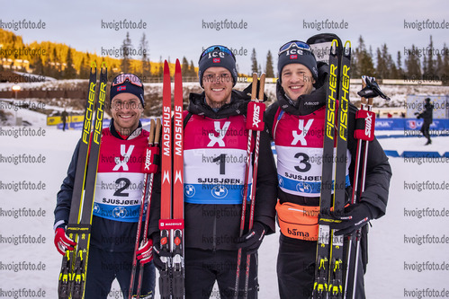 13.11.2021, xkvx, Season Opening Sjusjoen - Sprint Men, v.l. Havard Gutuboe Bogetveit (Norway), Sivert Guttorm Bakken (Norway), Tarjei Boe  (Norway)  