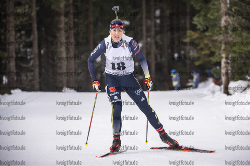 17.11.2021, xkvx, German Qualifiers - Sprint Women, v.l. Lisa Spark (Germany) in aktion / in action competes