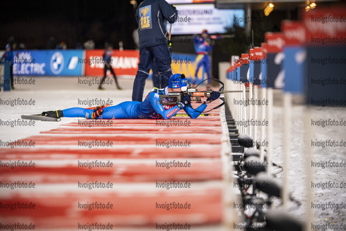 26.11.2021, xkvx, Biathlon IBU World Cup Oestersund, Training Women and Men, v.l. Lukas Hofer (Italy) in aktion am Schiessstand / at the shooting range