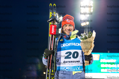 28.11.2021, xkvx, Biathlon IBU World Cup Oestersund, Sprint Men, v.l. Philipp NAWRATH (Germany) nach der Siegerehrung / after the medal ceremony