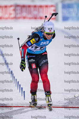 02.12.2021, xkvx, Biathlon IBU World Cup Oestersund, Sprint Women, v.l. Tiril Eckhoff (Norway) im Ziel / in the finish