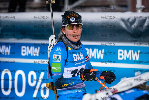 02.12.2021, xkvx, Biathlon IBU World Cup Oestersund, Sprint Women, v.l. Caroline Colombo (France) im Ziel / in the finish