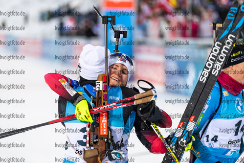 04.12.2021, xkvx, Biathlon IBU World Cup Oestersund, Pursuit Women, v.l. Ingrid Landmark Tandrevold (Norway) und Marte Olsbu Roeiseland (Norway) im Ziel / in the finish