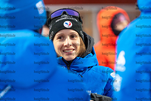 04.12.2021, xkvx, Biathlon IBU World Cup Oestersund, Pursuit Women, v.l. Anais Chevalier-Bouchet (France) nach dem Wettkampf / after the competition