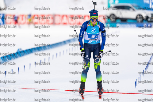 05.12.2021, xkvx, Biathlon IBU World Cup Oestersund, Relay Women, v.l. Hanna Sola (Belarus) im Ziel / in the finish