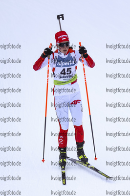 10.12.2021, xmcx, Biathlon IBU Junior Cup Martell, Individual Women, v.l. Daria Gembicka (Poland)  / 