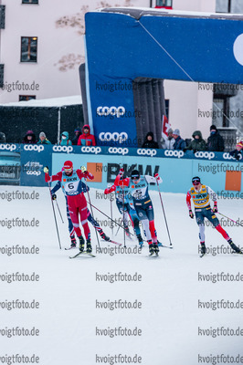 11.12.2021, xljkx, Cross Country FIS World Cup Davos, Men Sprint Final, v.l. Sergey Ustiugov (Russia), Erik Valnes (Norway), Johannes Hoesflot Klaebo (Norway)  / 
