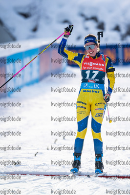 12.12.2021, xkvx, Biathlon IBU World Cup Hochfilzen, Pursuit Women, v.l. Elvira Oeberg (Sweden) im Ziel / at the finish