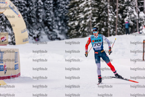 12.12.2021, xljkx, Cross Country FIS World Cup Davos, 15km Men, v.l. Simen Hegstad Krueger (Norway)  / 