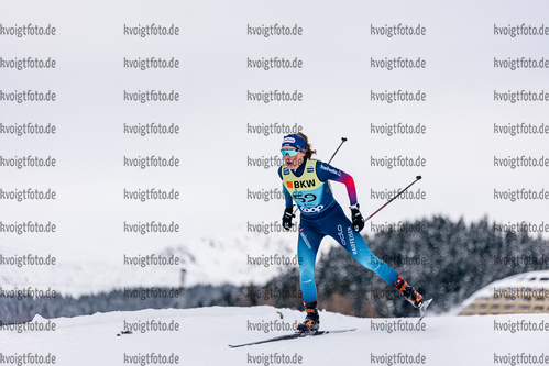 12.12.2021, xljkx, Cross Country FIS World Cup Davos, 10km Women, v.l. Nadja Kaelin (Switzerland)  / 
