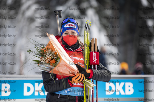 16.12.2021, xkvx, Biathlon IBU World Cup Le Grand Bornand, Sprint Women, v.l. Lisa Theresa Hauser (Austria) bei der Siegerehrung / at the medal ceremony