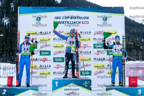 16.12.2021, xlukx, Biathlon IBU Cup Obertilliach, Individual Men, v.l. Dominik Windisch (Italy), David Zobel (Germany), Maxim Tsvetkov (Russia)  / 