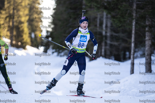 18.12.2021, xsoex, Biathlon Alpencup Pokljuka, Sprint Women, v.l. Sophia Hartlieb (Germany)  / 