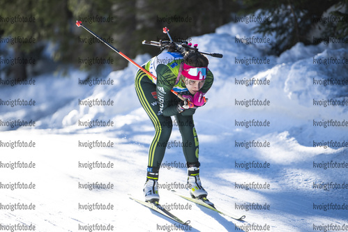 19.12.2021, xsoex, Biathlon Alpencup Pokljuka, Sprint Women, v.l. Julia Vogler (Germany)  / 