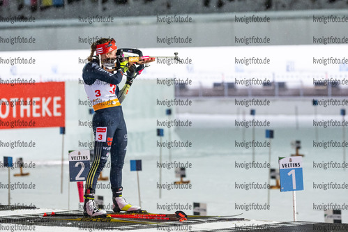 28.12.2021, xkvx, Biathlon WTC Ruhpolding 2021, v.l. Janina Hettich (Germany) in aktion am Schiessstand / at the shooting range