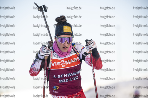 06.01.2022, xkvx, Biathlon IBU World Cup Oberhof, Training Women and Men, v.l. Julia Schwaiger (Austria) in aktion / in action competes