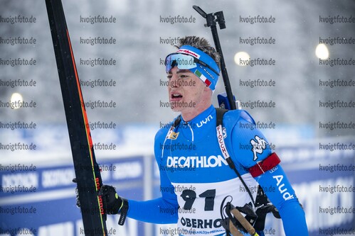07.01.2022, xkvx, Biathlon IBU World Cup Oberhof, Sprint Men, v.l. Didier Bionaz (Italy) schaut / looks on
