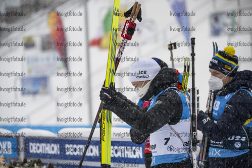09.01.2022, xkvx, Biathlon IBU World Cup Oberhof, Pursuit Men, v.l. Tarjei Boe (Norway) bei der Siegerehrung / at the medal ceremony