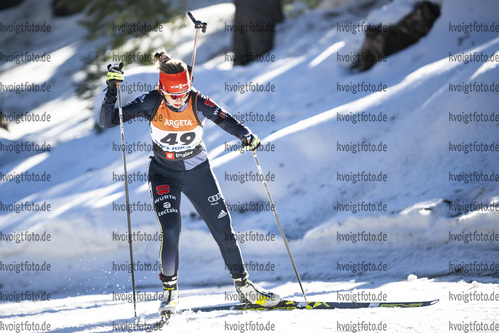 15.01.2022, xsoex, Biathlon IBU Junior Cup Pokljuka, Sprint Women, v.l. Johanna Puff (Germany) in aktion / in action competes