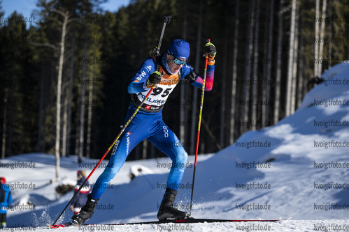 15.01.2022, xsoex, Biathlon IBU Junior Cup Pokljuka, Sprint Men, v.l. Silvano Demarmels (Switzerland) in aktion / in action competes