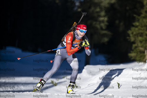 15.01.2022, xsoex, Biathlon IBU Junior Cup Pokljuka, Sprint Women, v.l. Zuzanna Sadownik (Poland) in aktion / in action competes