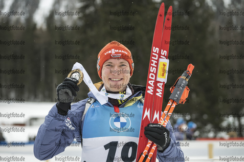 22.01.2022, xkvx, Biathlon IBU World Cup Anterselva, Mass Start Men, v.l. Benedikt Doll (Germany) schaut / looks on