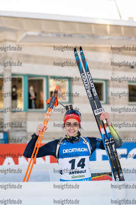 23.01.2022, xkvx, Biathlon IBU World Cup Anterselva, Mass Start Women, v.l. Vanessa Voigt (Germany) schaut / looks on