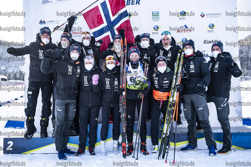 28.01.2022, xsoex, Biathlon IBU Open European Championships Arber, Sprint Women, v.l. Ragnhild Femsteinevik (Norway), Norway Team  / 