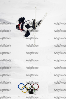 Zhangjiakou, China, 02.02.22: Marco Tade (Switzerland) in aktion beim Ski Freestyle Buckelpiste Training waehrend den Olympischen Winterspielen 2022 in Peking am 02. Februar 2022 in Zhangjiakou. (Foto von Tom Weller / VOIGT)

Zhangjiakou, China, 02.02.22: Marco Tade (Switzerland) in action competes at Freestyle Skiing Moguls training at the Olympic Winter Games 2022 on February 02, 2022 in Zhangjiakou. (Photo by Tom Weller / VOIGT)