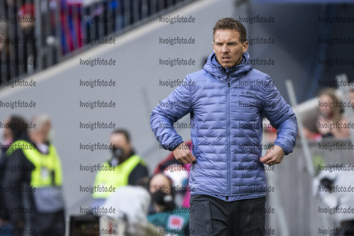 09.04.2022, Fussball, 1.Bundesliga, FC Bayern Muenchen - FC Augsburg, v.l. Trainer Julian Nagelsmann (FC Bayern Muenchen)
