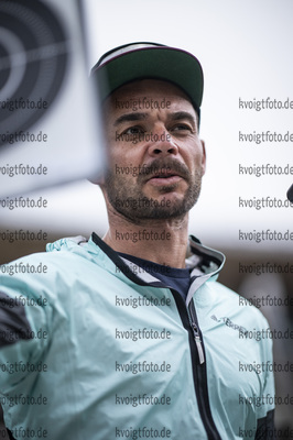 Ruhpolding, Deutschland, 23.05.22: Trainer Kristian Mehringer (Germany) schaut waehrend des Training am 23. Februar 2022 in Ruhpolding. (Foto von Kevin Voigt / VOIGT)

Ruhpolding, Germany, 23.05.22: Trainer Kristian Mehringer (Germany) looks on during the training at the May 23, 2022 in Ruhpolding. (Photo by Kevin Voigt / VOIGT)