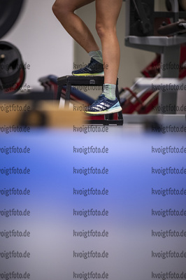 Ruhpolding, Deutschland, 26.05.22: Franziska Preuss (Germany) / Adidas Schuhe / Feature im Kraftraum waehrend des Training am 26. Februar 2022 in Ruhpolding. (Foto von Kevin Voigt / VOIGT)

Ruhpolding, Germany, 26.05.22: Franziska Preuss (Germany) / Adidas Schuhe / Feature in the strength room during the training at the May 26, 2022 in Ruhpolding. (Photo by Kevin Voigt / VOIGT)