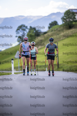 Obertilliach, Oesterreich, 16.08.22: Vanessa Voigt (Germany), Janina Hettich-Walz (Germany), Franziska Preuss (Germany) in aktion waehrend des Training am 16. August 2022 in Obertilliach. (Foto von Kevin Voigt / VOIGT)

Obertilliach, Austria, 16.08.22: Vanessa Voigt (Germany), Janina Hettich-Walz (Germany), Franziska Preuss (Germany) in action competes during the training at the August 16, 2022 in Obertilliach. (Photo by Kevin Voigt / VOIGT)
